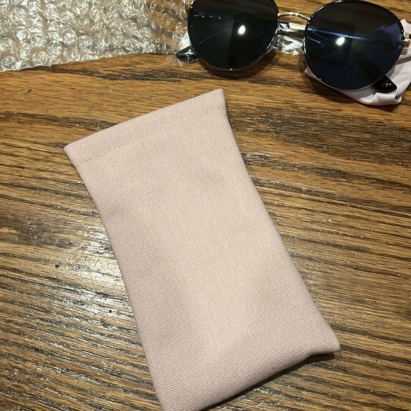 summer & rose Harper Round Blue Aviator Sunglasses and case/cloth NEW in package main image 7